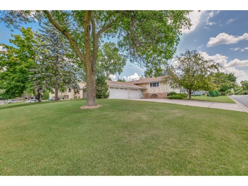 1641 29th Ave NW, New Brighton, MN 55112
