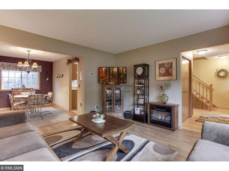 9008 Jensen Ave S, Cottage Grove, MN 55016