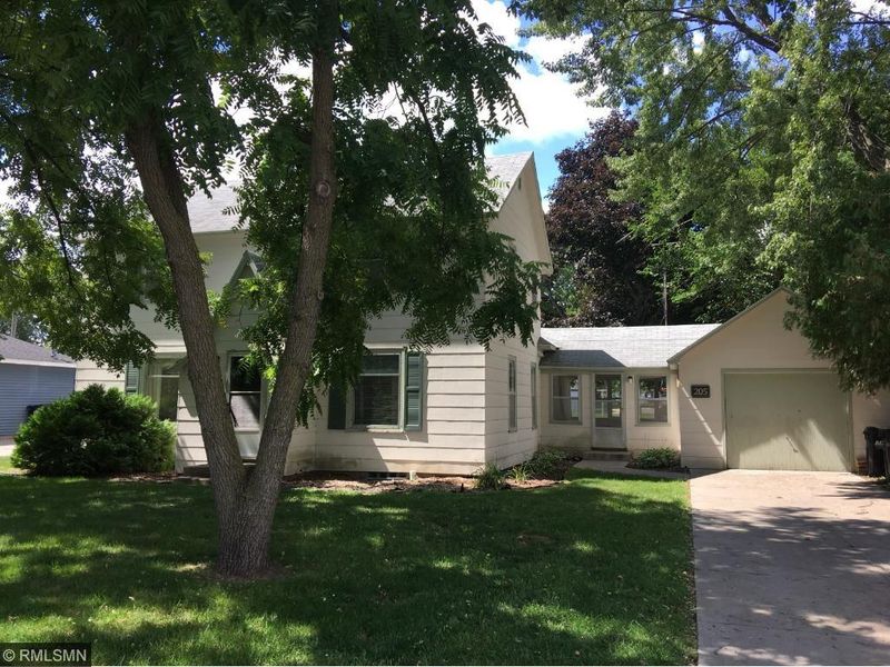 205 4th Ave S, Princeton, MN 55371