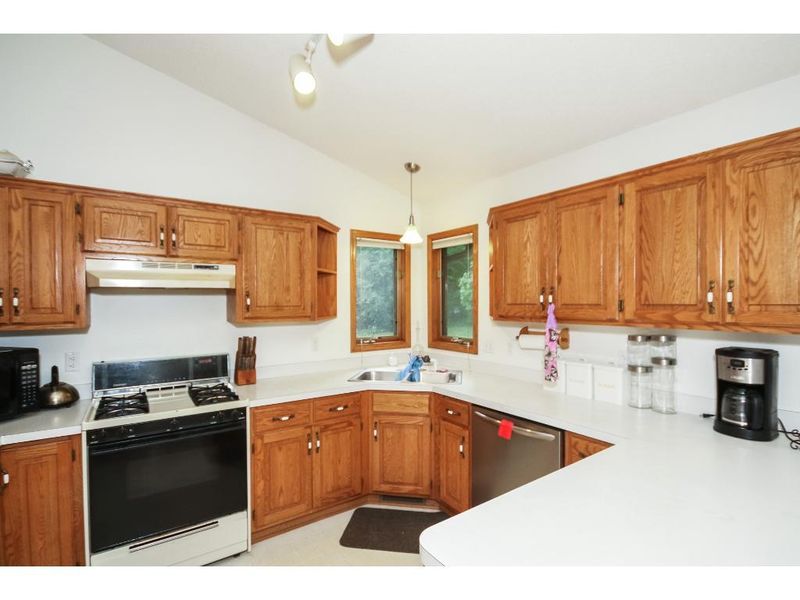 1608 Burns Ave, Saint Paul, MN 55106