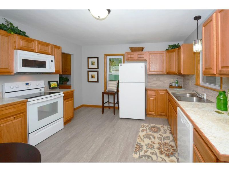 1880 5th St E, Saint Paul, MN 55119