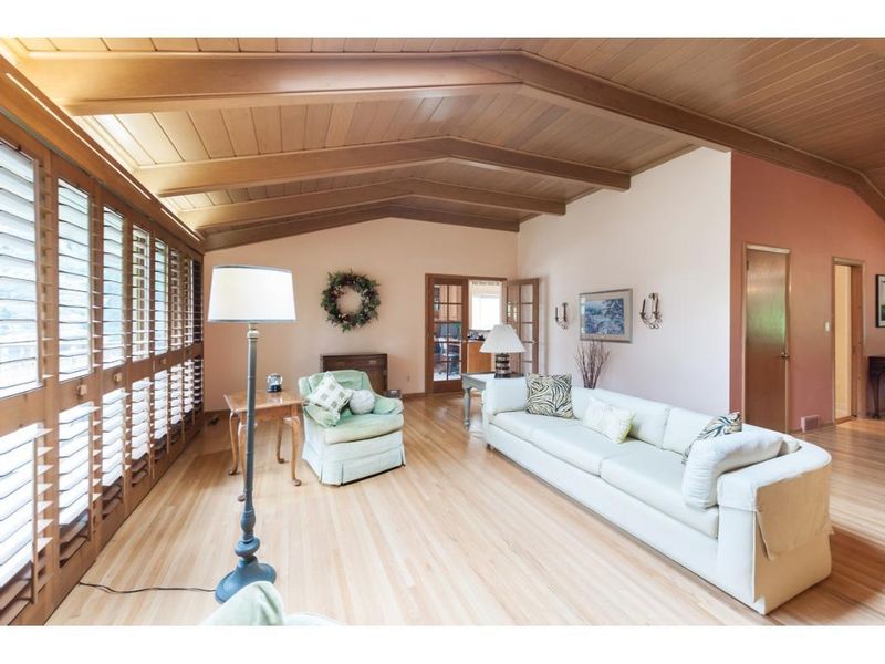 6424 Interlachen Blvd, Edina, MN 55436