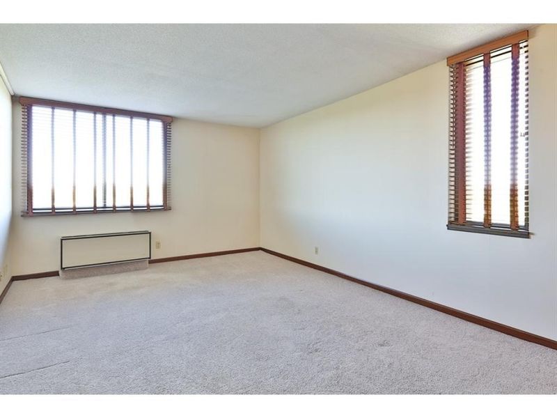 1181 Edgcumbe Rd #602, Saint Paul, MN 55105