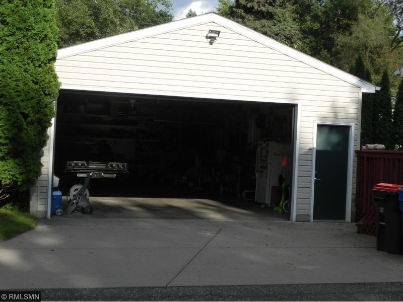 1708 Stanich Pl, Maplewood, MN 55109