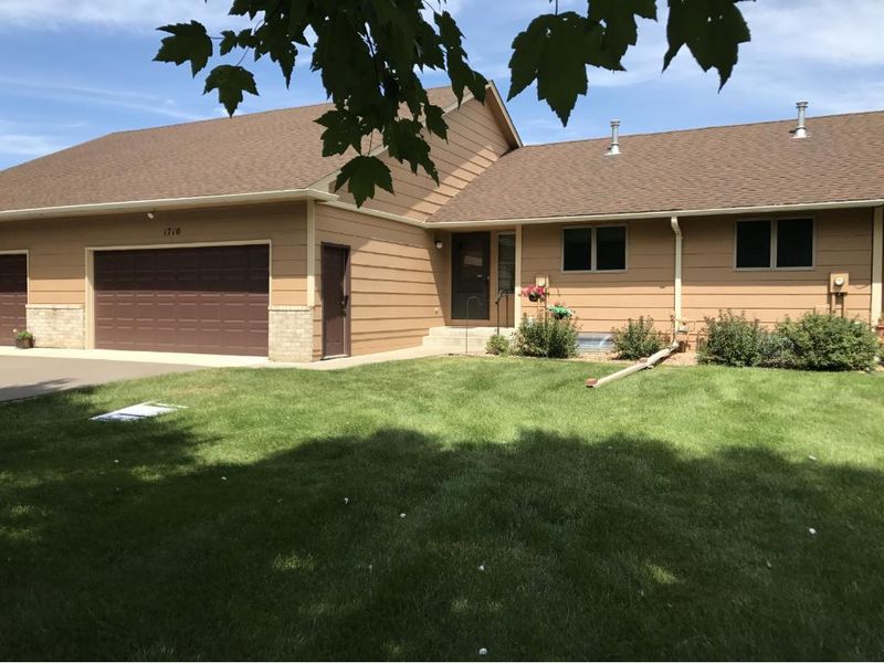 1710 Humphrey Ct #6, Northfield, MN 55057