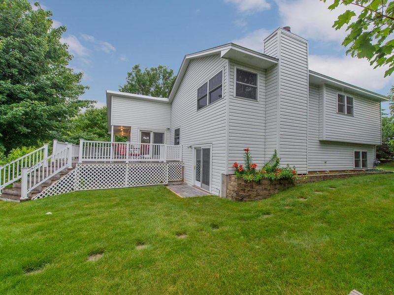 10120 Highland Ridge Rd, Rogers, MN 55374