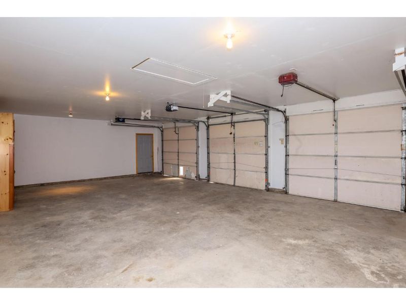 3770 Weeks Ave, Winsted, MN 55395