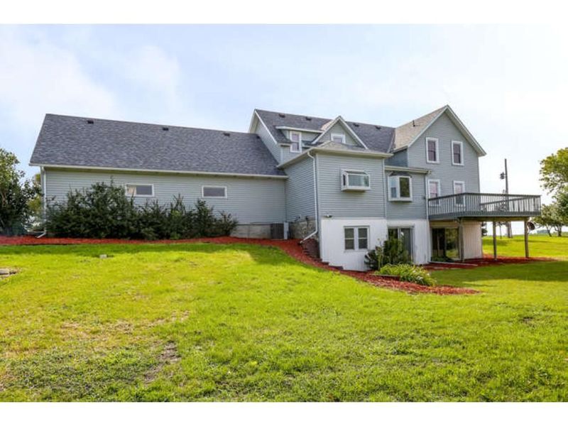 3770 Weeks Ave, Winsted, MN 55395