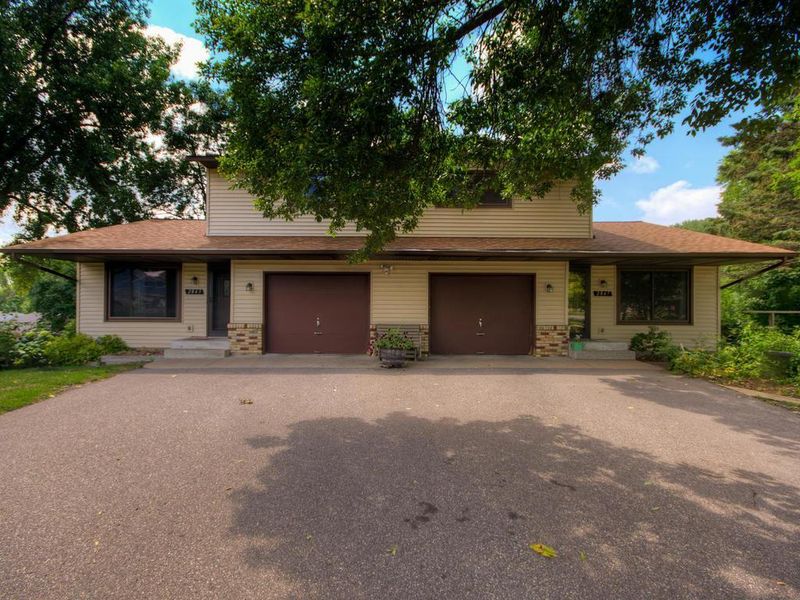 2865 Pascal St, Roseville, MN 55113
