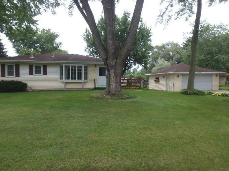 2416 W 108th St, Bloomington, MN 55431