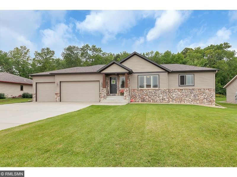 707 2nd Ave SW, Saint Joseph, MN 56374