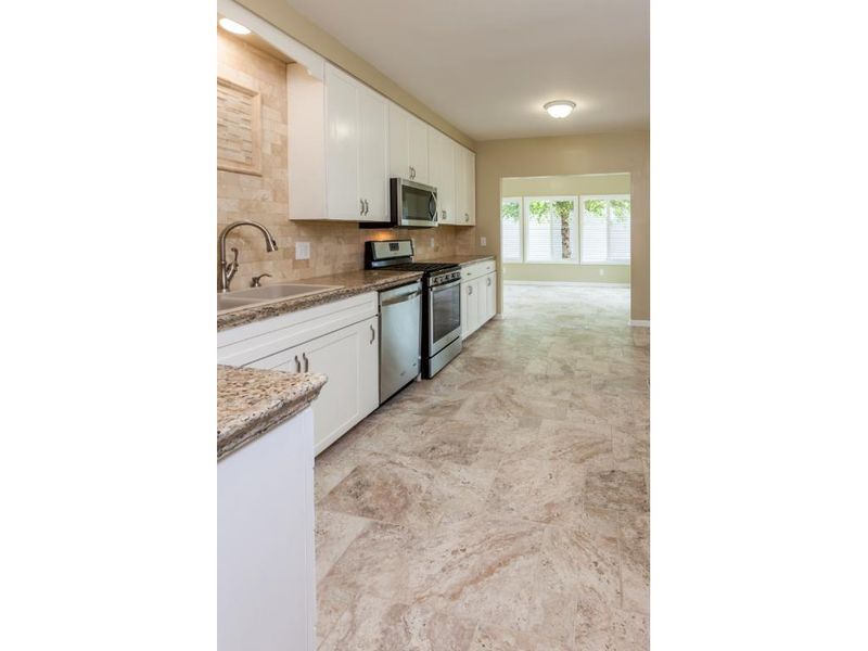 9355 Wellington Ln N, Maple Grove, MN 55369