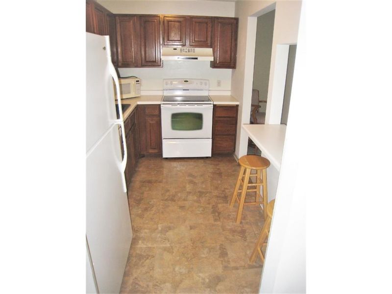 10451 Greenbrier Rd #119, Minnetonka, MN 55305