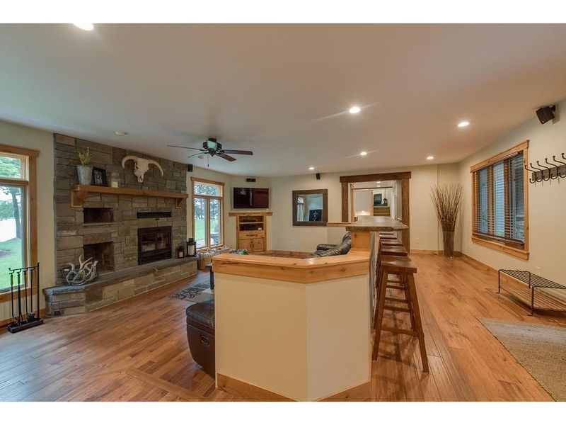 302 77th St SE, Delano, MN 55328