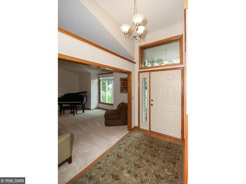 7147 Arrowwood Ln N, Maple Grove, MN 55369