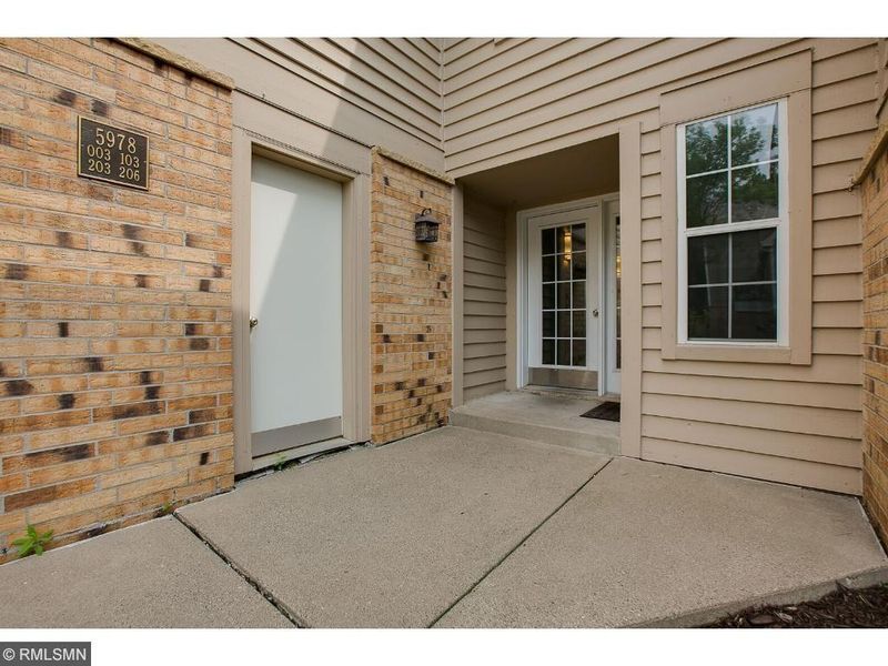 5978 Chasewood Pw #203, Minnetonka, MN 55343