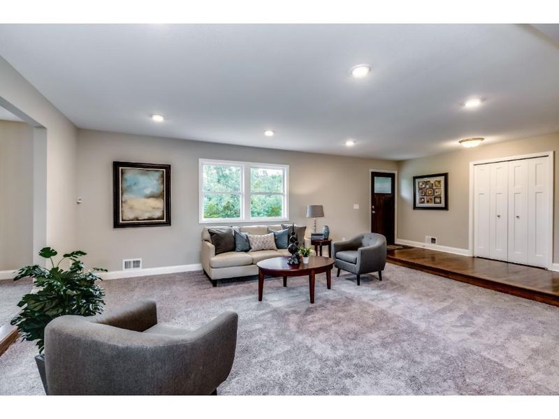 4365 Capricorn Ct, Eagan, MN 55123