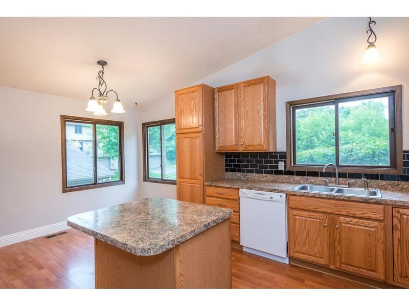 4320 Arden View Ct, Arden Hills, MN 55112