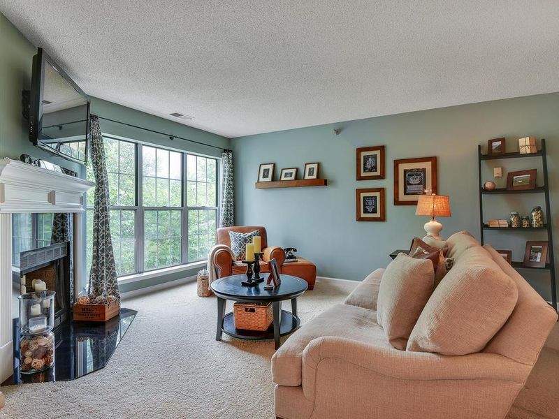 5988 Chasewood Pw #203, Minnetonka, MN 55343
