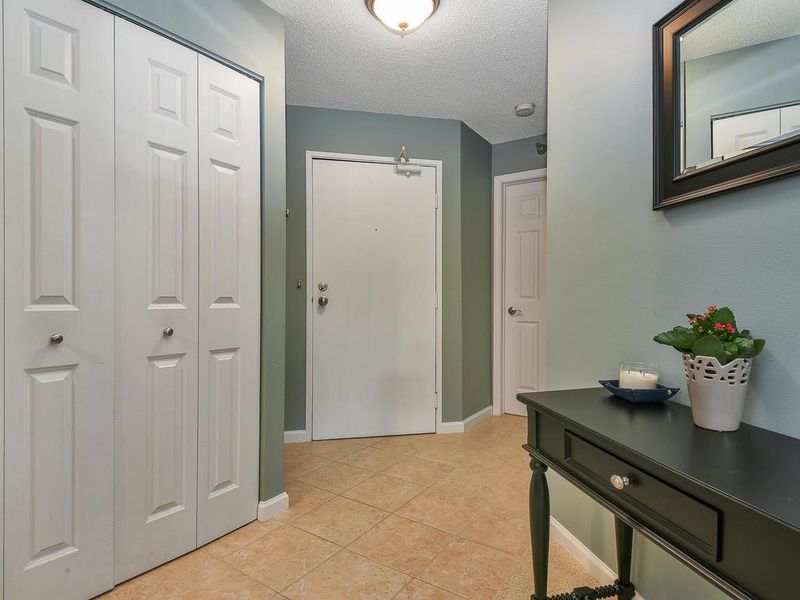 5988 Chasewood Pw #203, Minnetonka, MN 55343