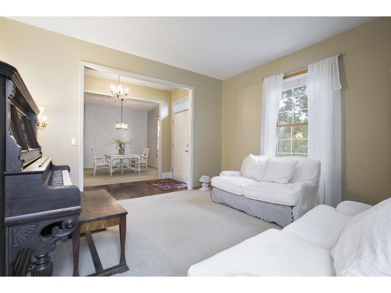 17105 Rogers Rd, Eden Prairie, MN 55347