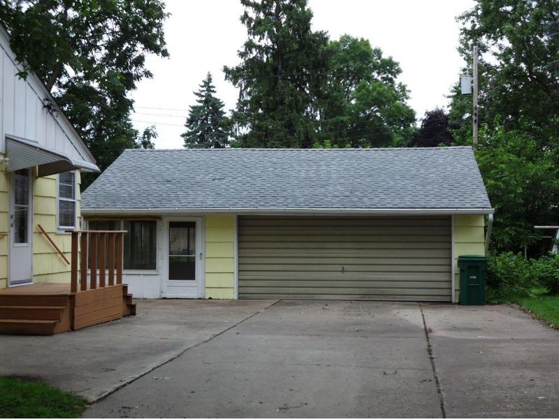 5318 Idaho Ave N, Crystal, MN 55428