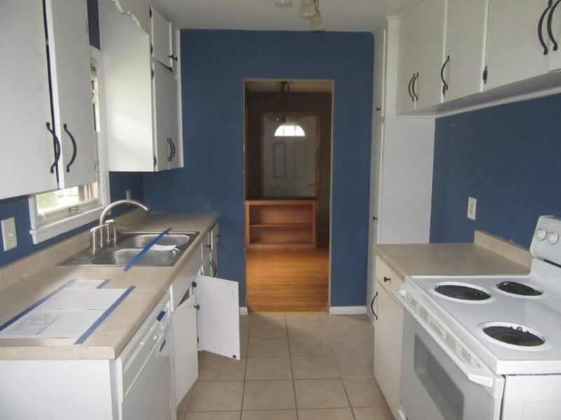 1609 Montana Ave E, Saint Paul, MN 55106