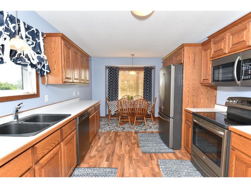 725 Horseshoe Ln, Braham, MN 55006
