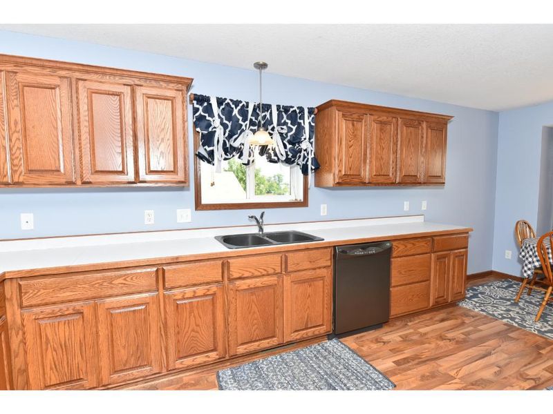 725 Horseshoe Ln, Braham, MN 55006