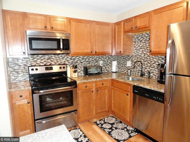 1855 Silver Bell Rd #315, Eagan, MN 55122