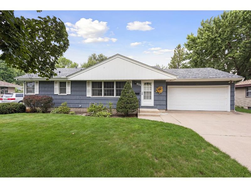 811 Overton Dr NE, Fridley, MN 55432