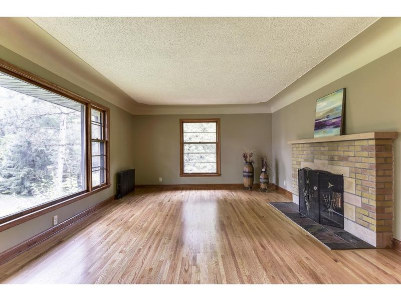 13800 Excelsior Blvd, Minnetonka, MN 55345