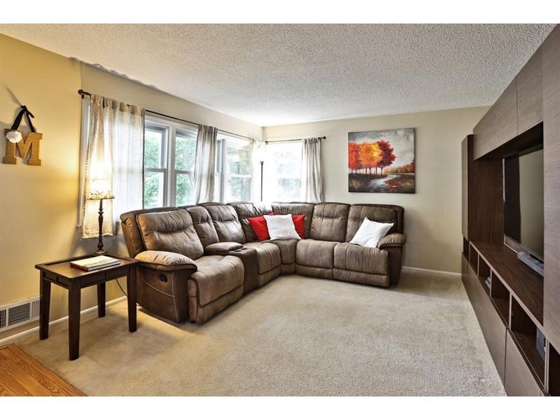 814 7th Ave E, Shakopee, MN 55379