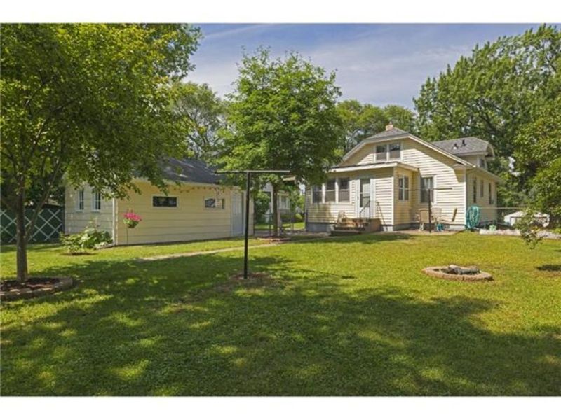1570 Hazel St N, Saint Paul, MN 55119