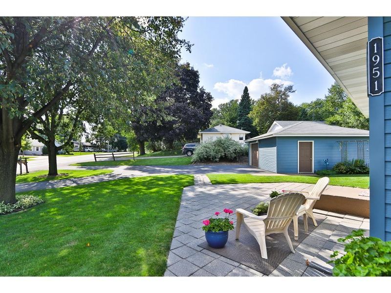 1951 County Road B E, Maplewood, MN 55109