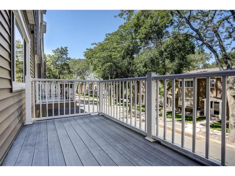 338 Pondridge Cir, Wayzata, MN 55391