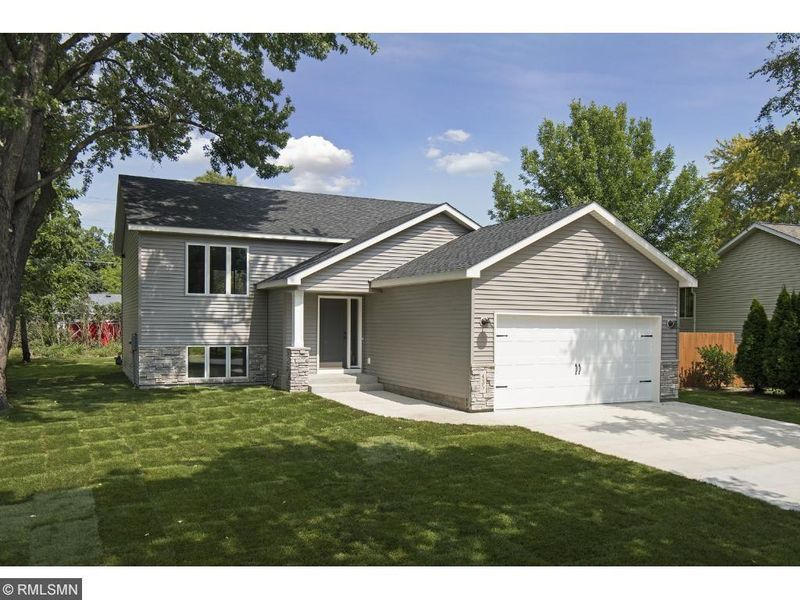 435 5th Ave E, Shakopee, MN 55379