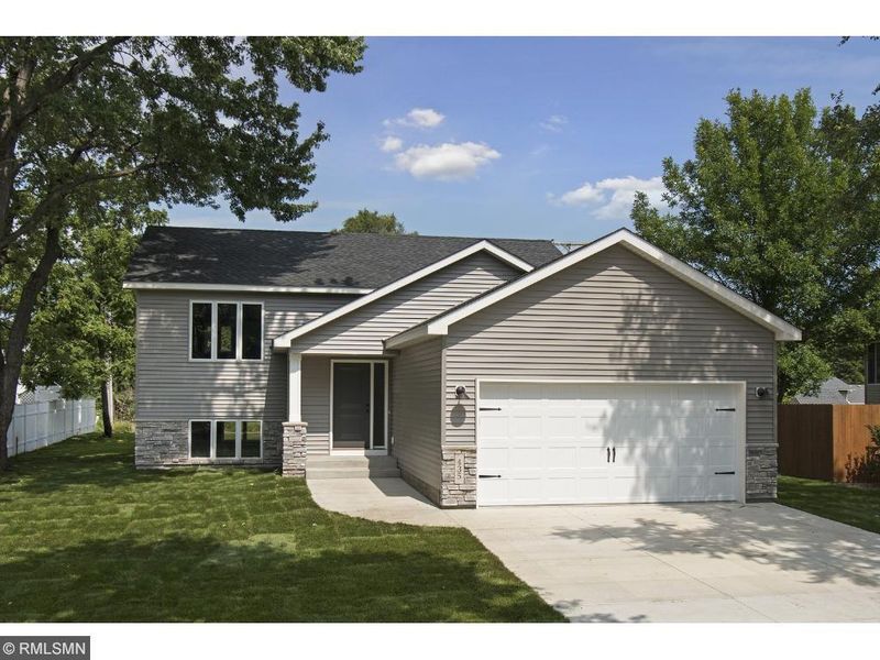 435 5th Ave E, Shakopee, MN 55379