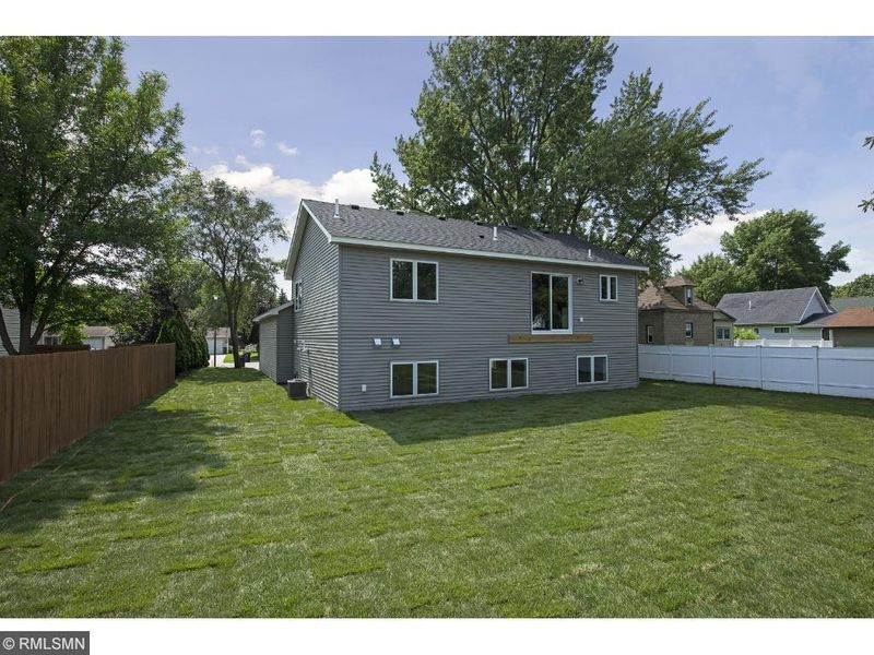 435 5th Ave E, Shakopee, MN 55379