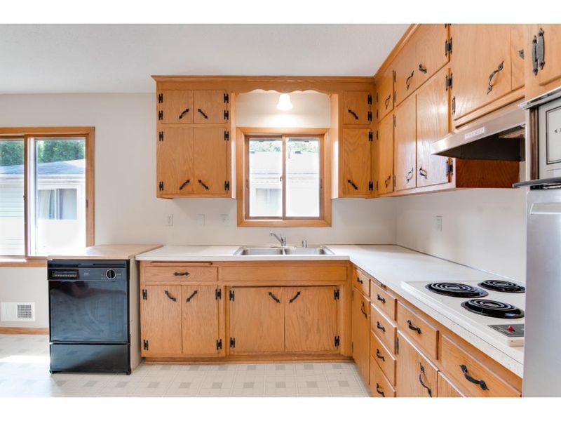 5215 Newton Ave N, Minneapolis, MN 55430
