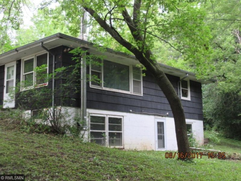 840 Carver Beach Rd, Chanhassen, MN 55317