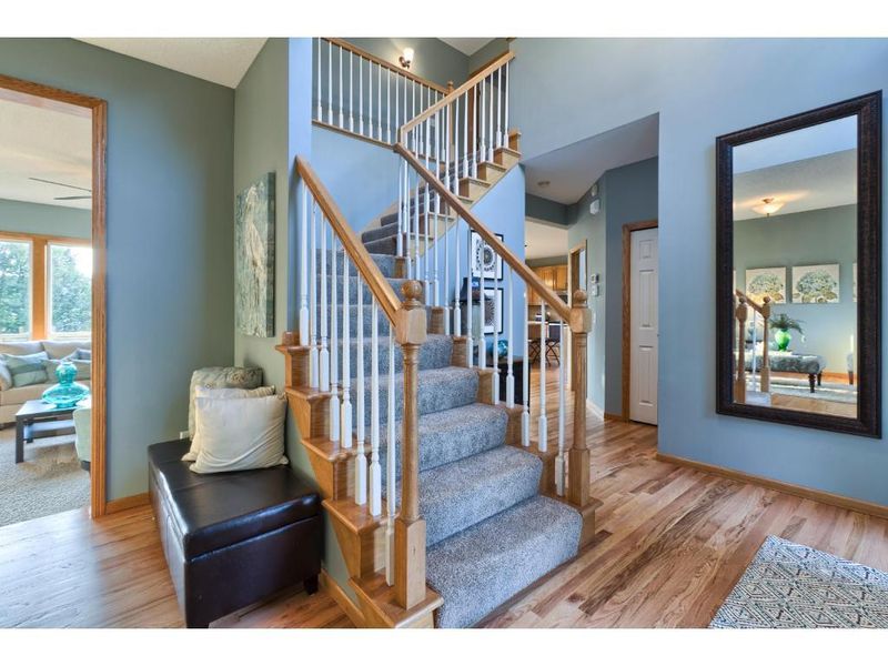 10940 Eagle View Cir, Woodbury, MN 55129