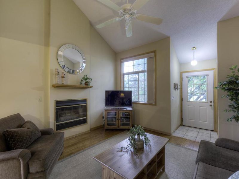 1948 Glenfield Ct #20, Eagan, MN 55122