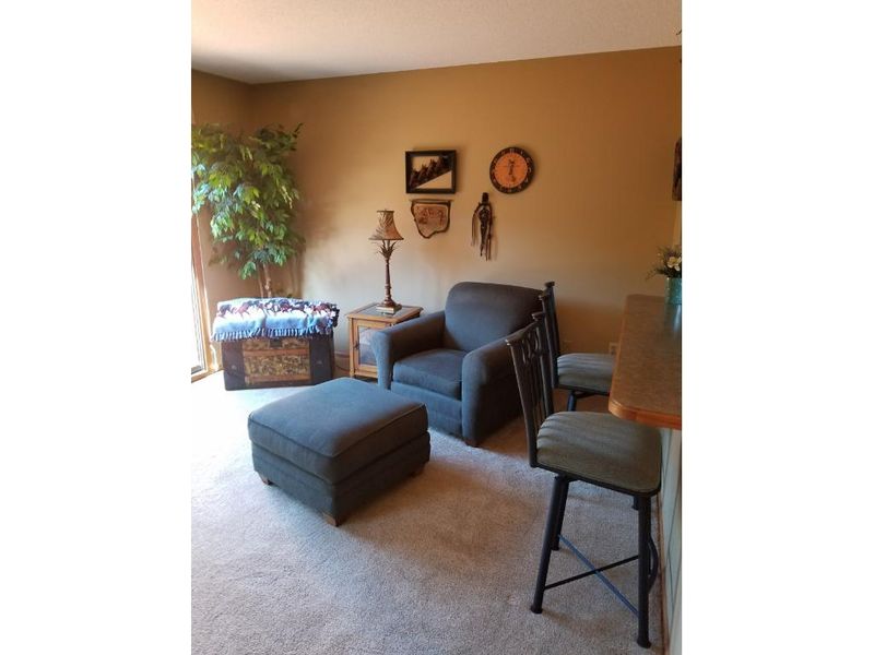 191 Viking Dr E, Little Canada, MN 55117