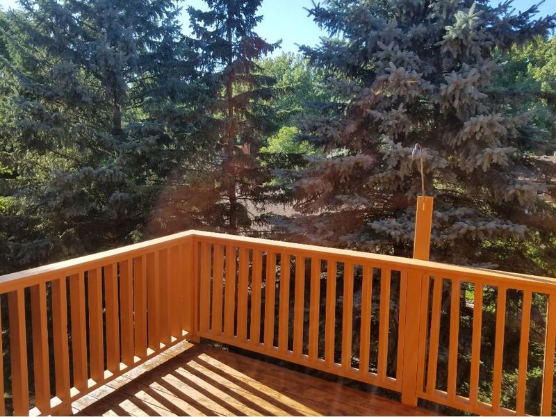 191 Viking Dr E, Little Canada, MN 55117