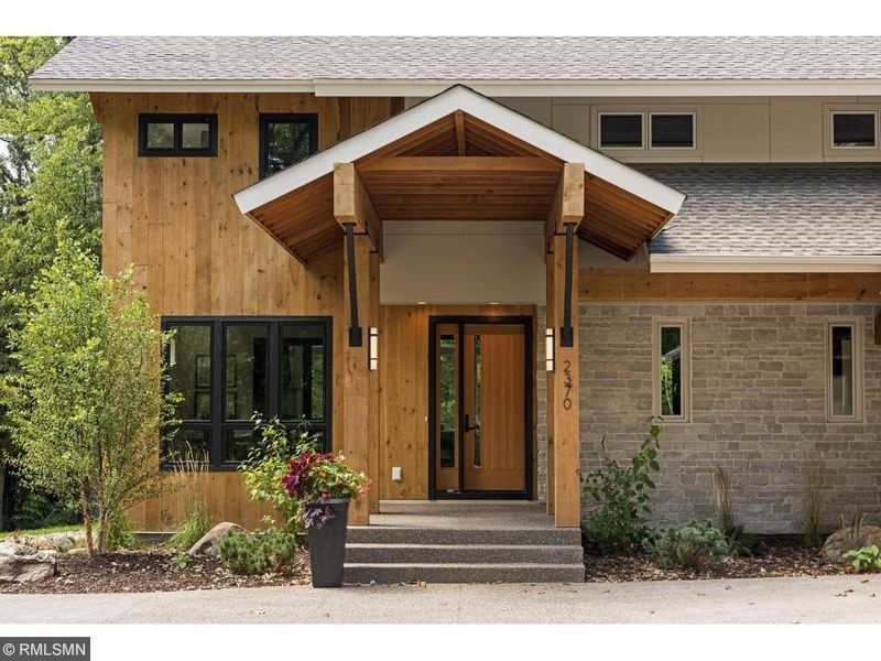 2370 Meeting St, Wayzata, MN 55391