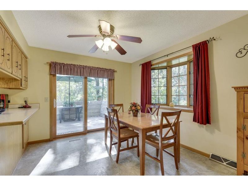 37625 Elk Ave, North Branch, MN 55056