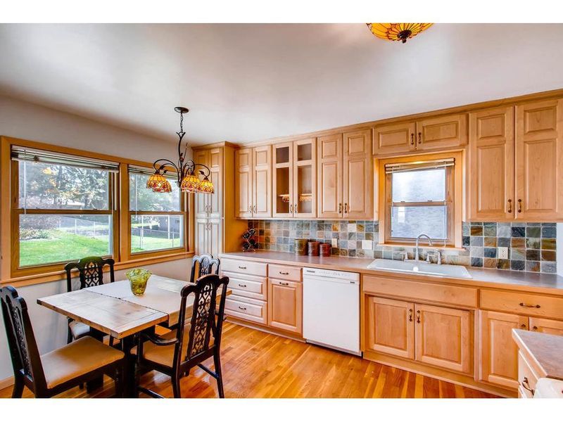 103 23rd Ave S, South Saint Paul, MN 55075