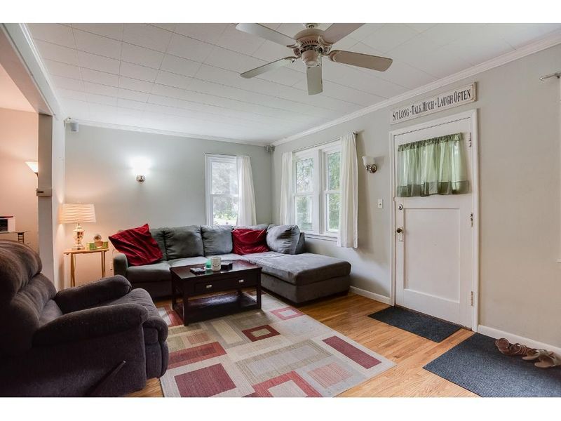 1836 Eustis St, Roseville, MN 55113
