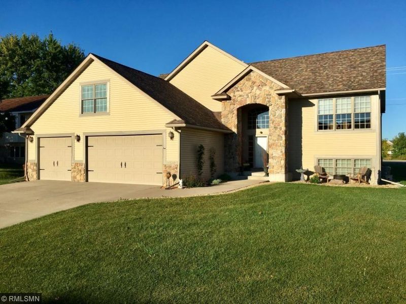 13312 Brunswick Ave S, Savage, MN 55378
